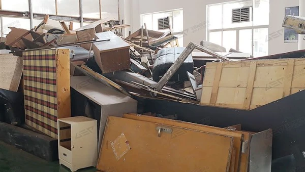 Trituradora de Doble Eje Elimina los Residuos de Madera Atención al Problema