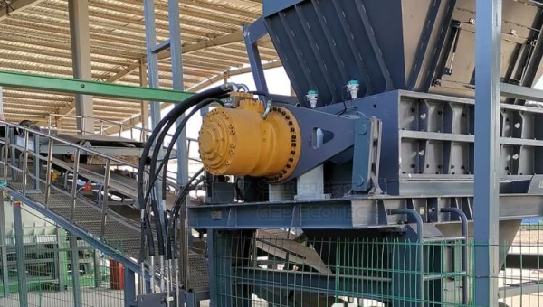 Trituradora de Plásticos Reforzados con Fibra, ¿Qué equipo se Utiliza para la Eliminación de Residuos de FRP?